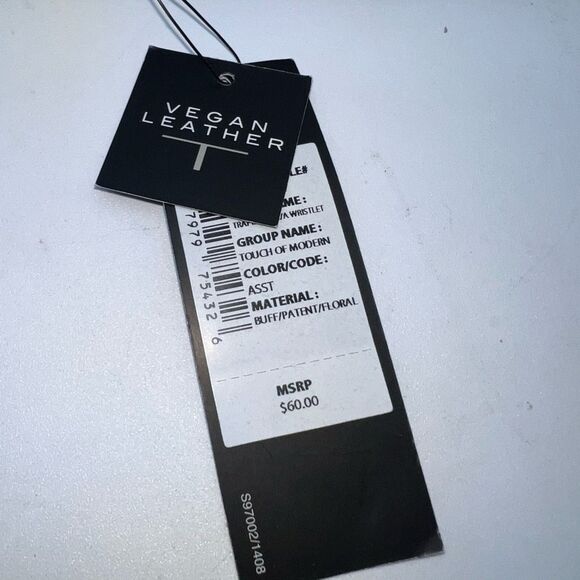 Tahari Touch of Modern Rose and Eiffel Tower Print Wristlet/Wallet RFID - Picture 6 of 9